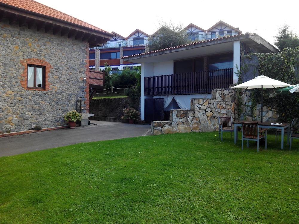 Posada Las Mananitas Cobreces Exterior photo